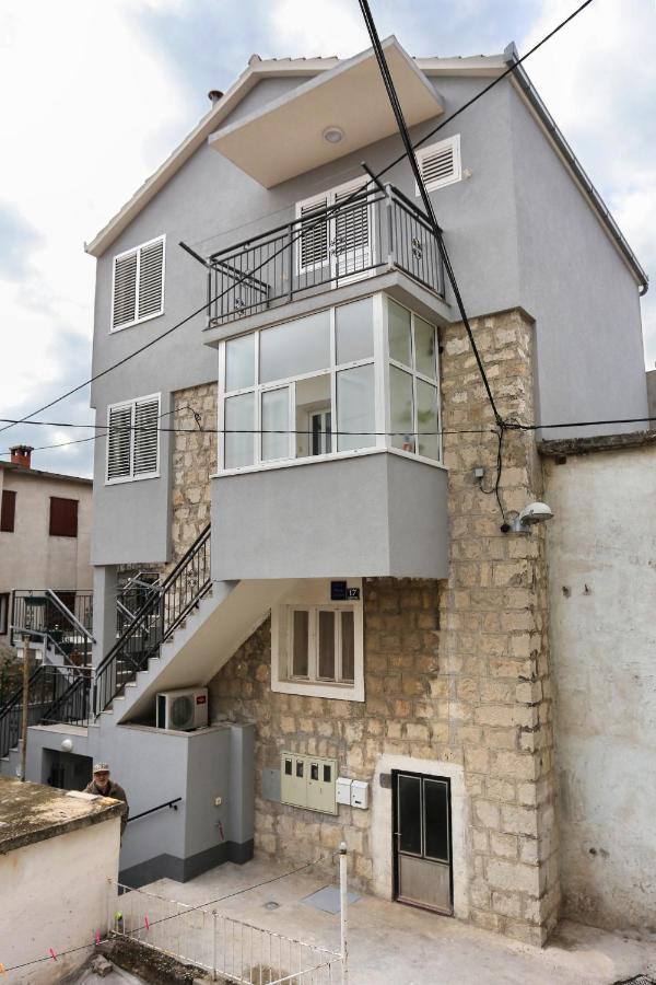 Apartments By The Sea Kastel Kambelovac, Kastela - 8679 Exterior foto